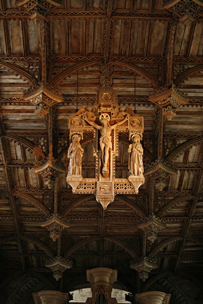 Nathaniel Hitchin's 20th Century crucifixion carving